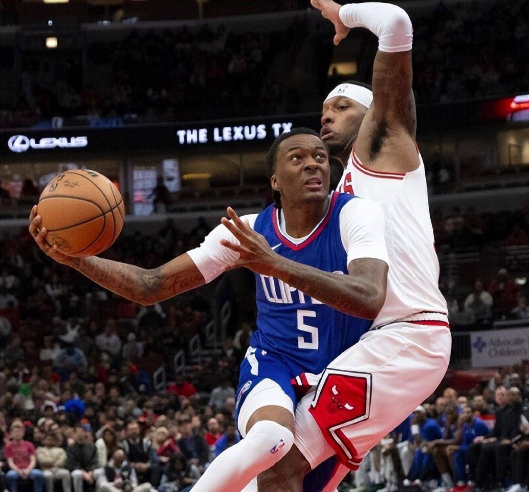 包含加时末段突围战来临，洛杉矶快船围绕法国杯伤情更新，目标明确，轮换策略成焦点的词条-英雄联盟