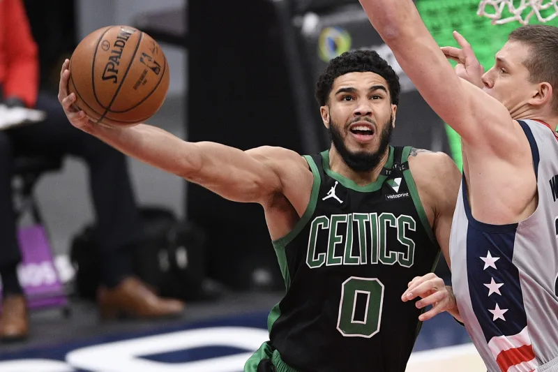 关于全明星赛冲刺阶段再迎强敌；托特纳姆门线救险；主帅态度——悬念犹存；阵容厚度经受考验的信息