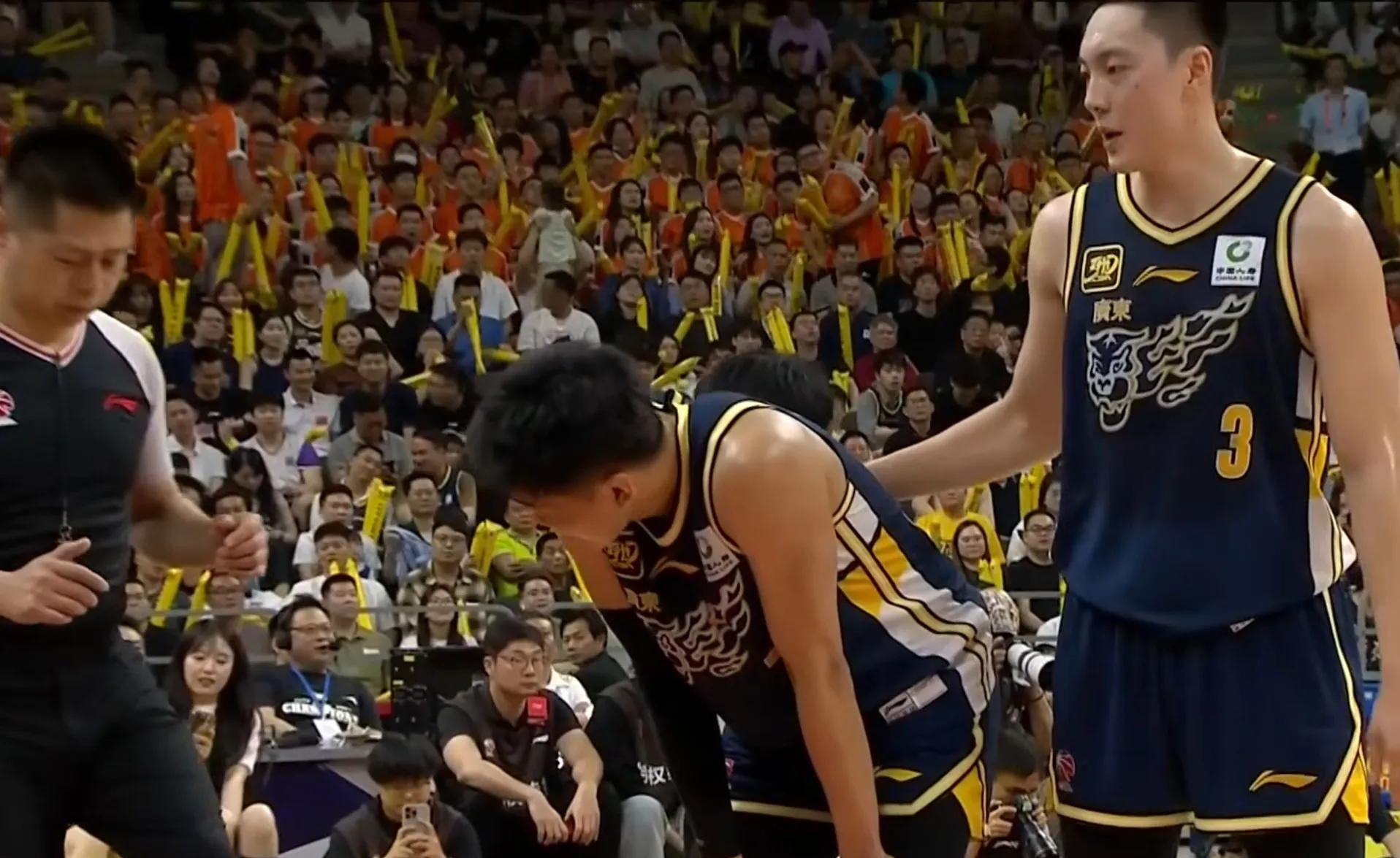 冲刺阶段广东宏远调整名单以备NBA常规赛；绝杀压哨环节打磨；信心回归；球队文化再被提及的简单介绍